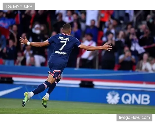 汉堡队防线坚如磐石,新赛季防守数据亮眼 汉堡队防线坚如磐石,新赛季防守数据亮眼