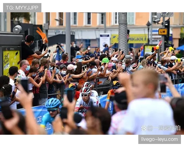 欧洲杯揭幕战激情上演，球队状态回暖点燃球迷热情