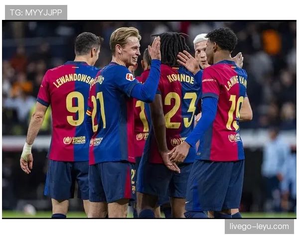 莱万国家德比劲射破门，助巴萨延续争冠希望