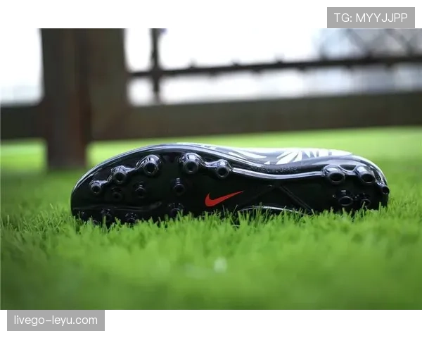 内马尔续签耐克合同,携手共启运动品牌新篇章 内马尔续签耐克合同,携手共启运动品牌新篇章