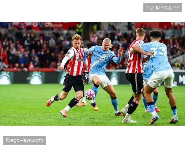 哈兰德持续爆发彰显超级射手本色，任意球表现引热议