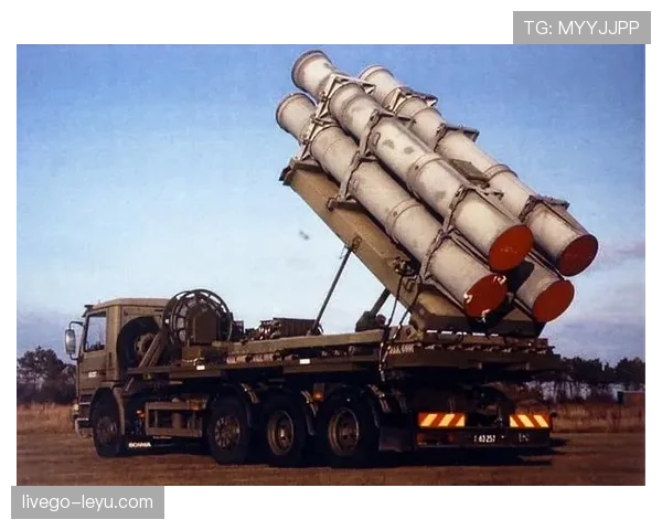 黄潜战术深度解析：与传统军事策略的差异及未来应用趋势