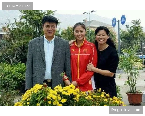 龚翔宇训练完直接去逛奢侈品店，这日常真是普通人想象不到的级别啊